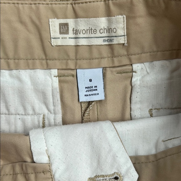 GAP Tan Chino Classic Shorts (Size 8) - Picture 3 of 3